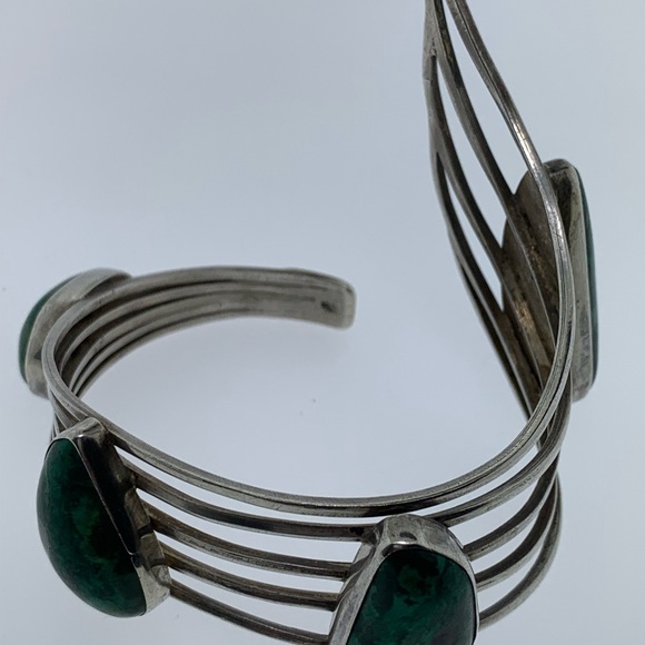 Beautiful Sterling Silver Swirl & Malachite Cuff Bracelet - Picture 7 of 7